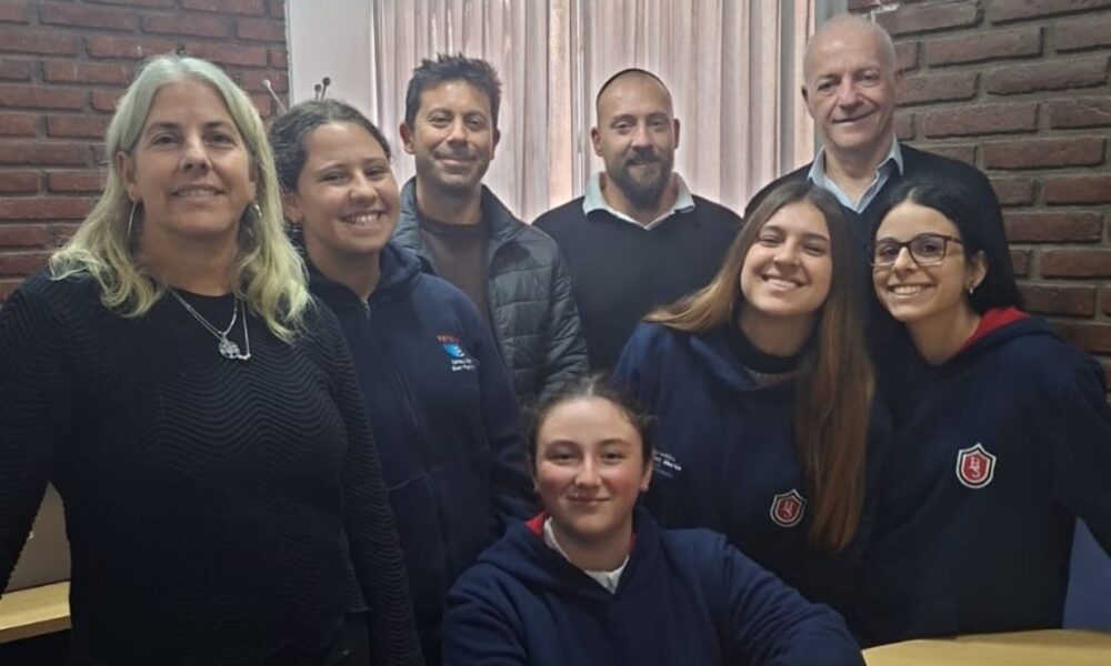 El centro de estudiantes se reunió con las autoridades comunitarias. (CUI).