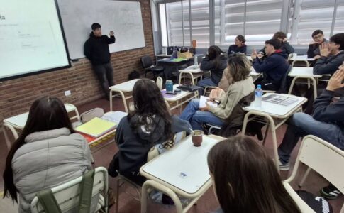Los estudiantes asistieron a la charla sobre Tienda Ballerina. (CUI).