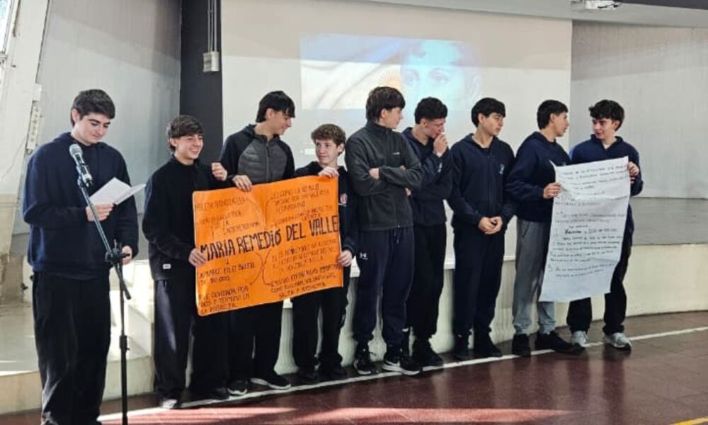 Acto 25 de Mayo en la Secundaria. (Marco Koifman - CUI)