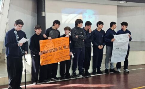 Acto 25 de Mayo en la Secundaria. (Marco Koifman - CUI)