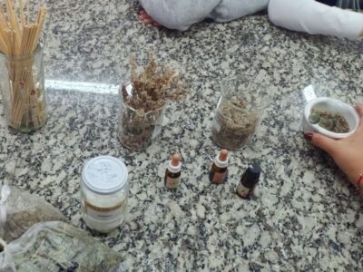 Los estudiantes crearon sahumerios. (CUI).