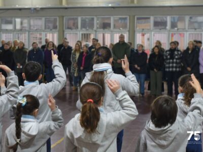 Acto de promesa a la bandera de 4to grado. (Marco Koifman - CUI).