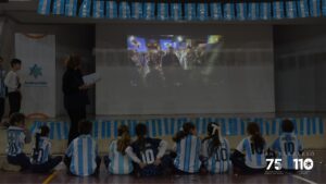 Acto de promesa a la bandera de 4to grado. (Marco Koifman - CUI).
