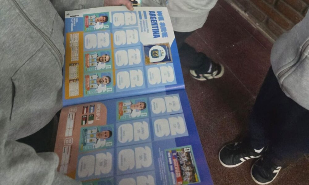 Intercambiar figuritas en la escuela: otra instancia de aprendizaje.