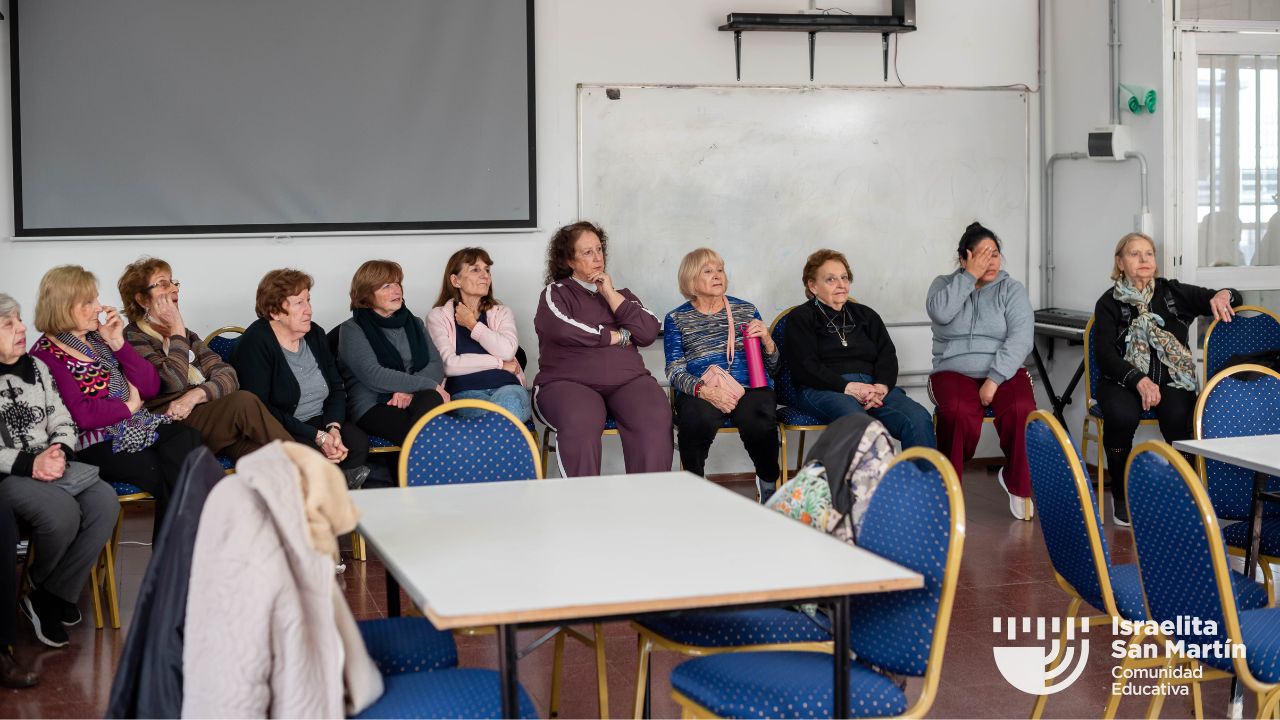 El grupo Goldas compartió actividades con los estudiantes de 2do grado. (Marco Koifman - CUI).