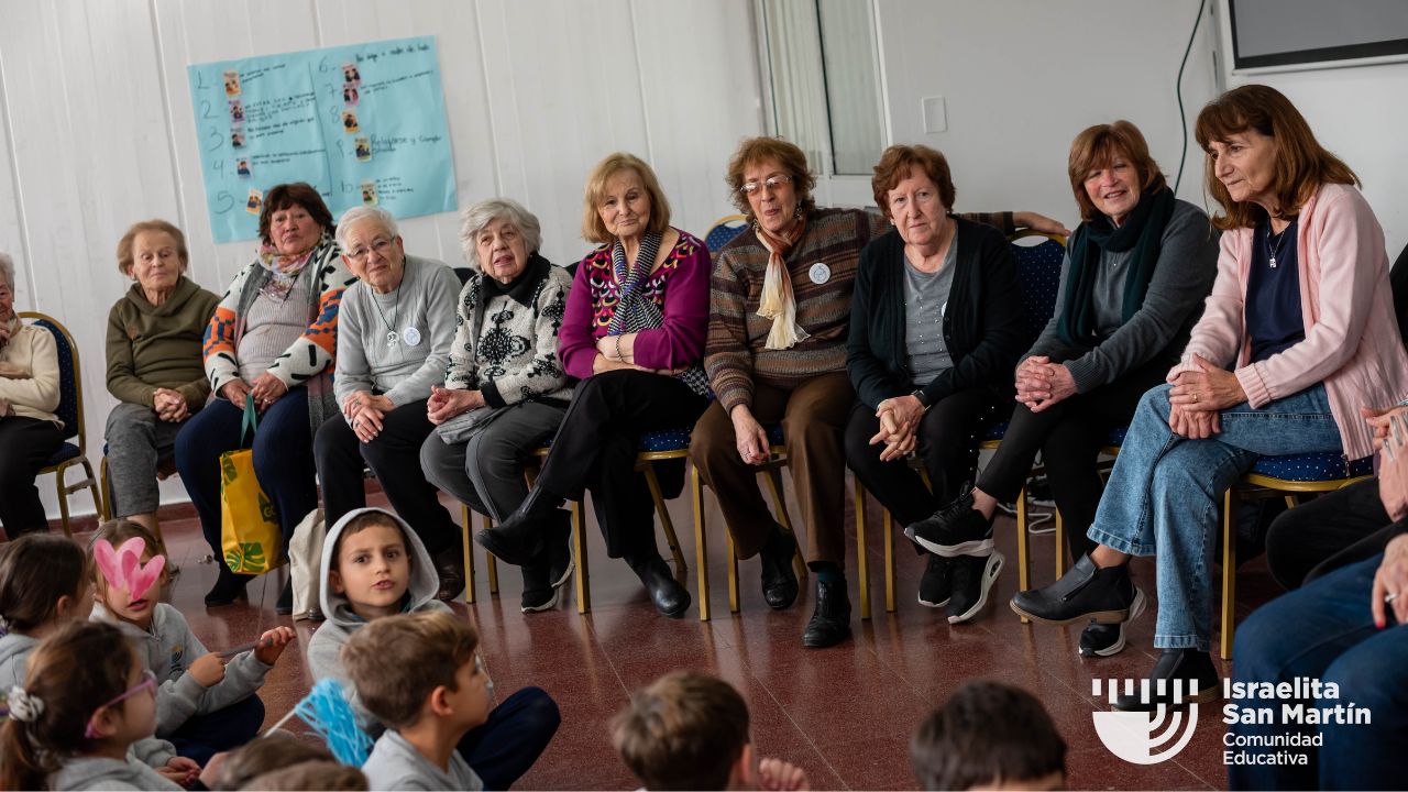El grupo Goldas compartió actividades con los estudiantes de 2do grado. (Marco Koifman - CUI).