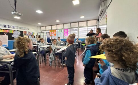 Con el poder de la palabra, el Gan recorrió la escuela. (CUI).