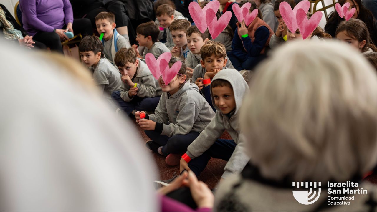 El grupo Goldas compartió actividades con los estudiantes de 2do grado. (Marco Koifman - CUI).