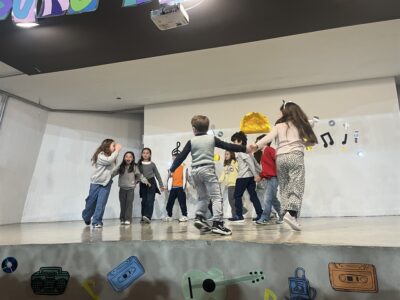 Song festival en el Colegio Israelita. (British Shool).