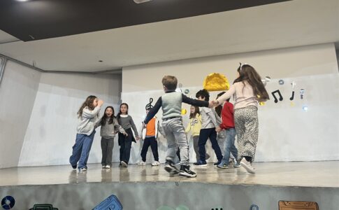 Song festival en el Colegio Israelita. (British Shool).