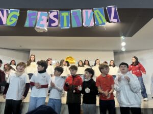 Song festival en el Colegio Israelita. (British Shool).