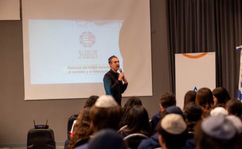 Charla en el Secundario. (Marco Koifman - CUI).