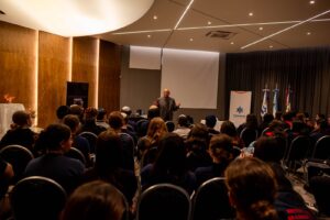 Charla en el Secundario. (Marco Koifman - CUI).