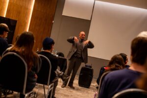 Charla en el Secundario. (Marco Koifman - CUI).