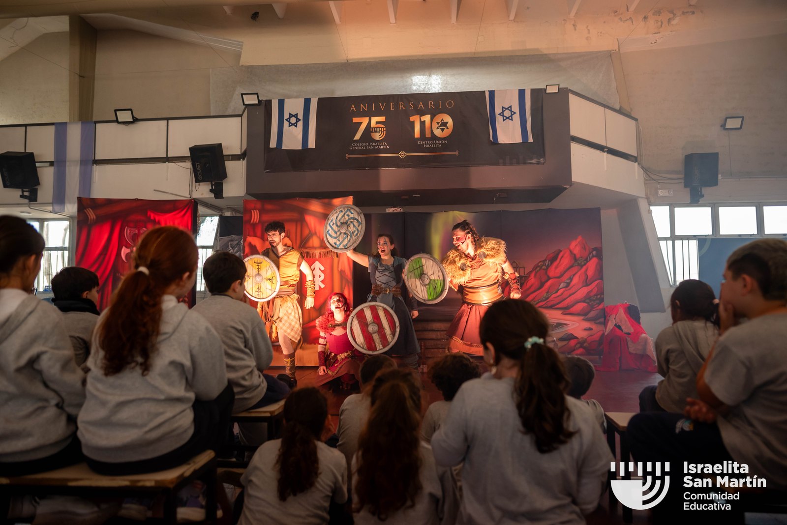 Obra de teatro Vikings en el Colegio Israelita. (Marco Koifman - CUI).