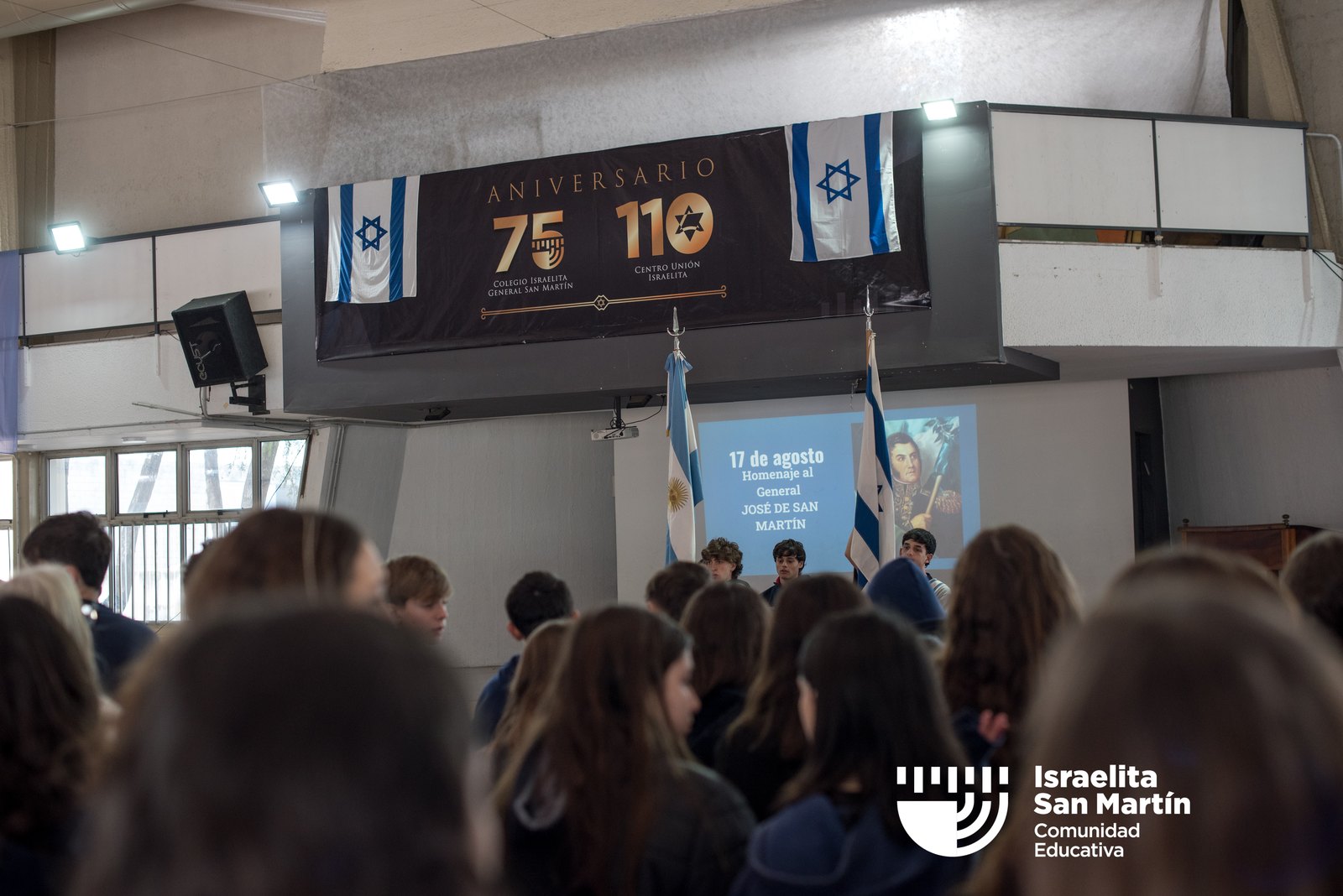 Los estudiantes rindieron homenaje a San Martín. (Marco Koifman - CUI).