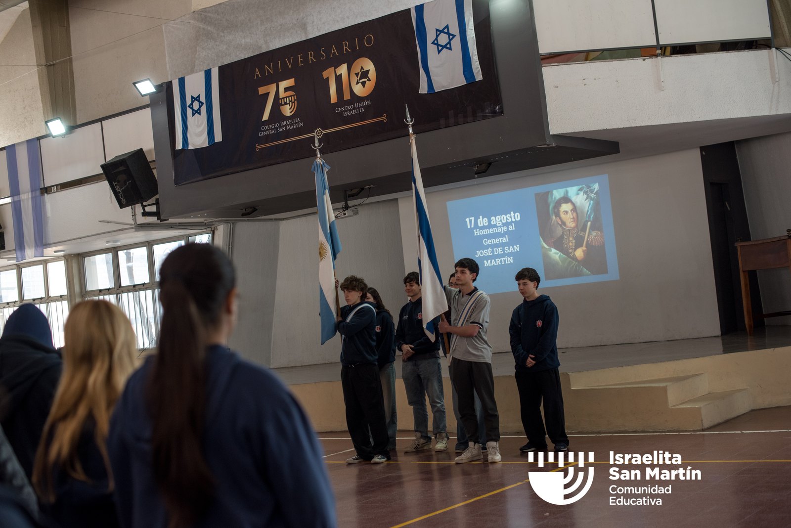 Los estudiantes rindieron homenaje a San Martín. (Marco Koifman - CUI).
