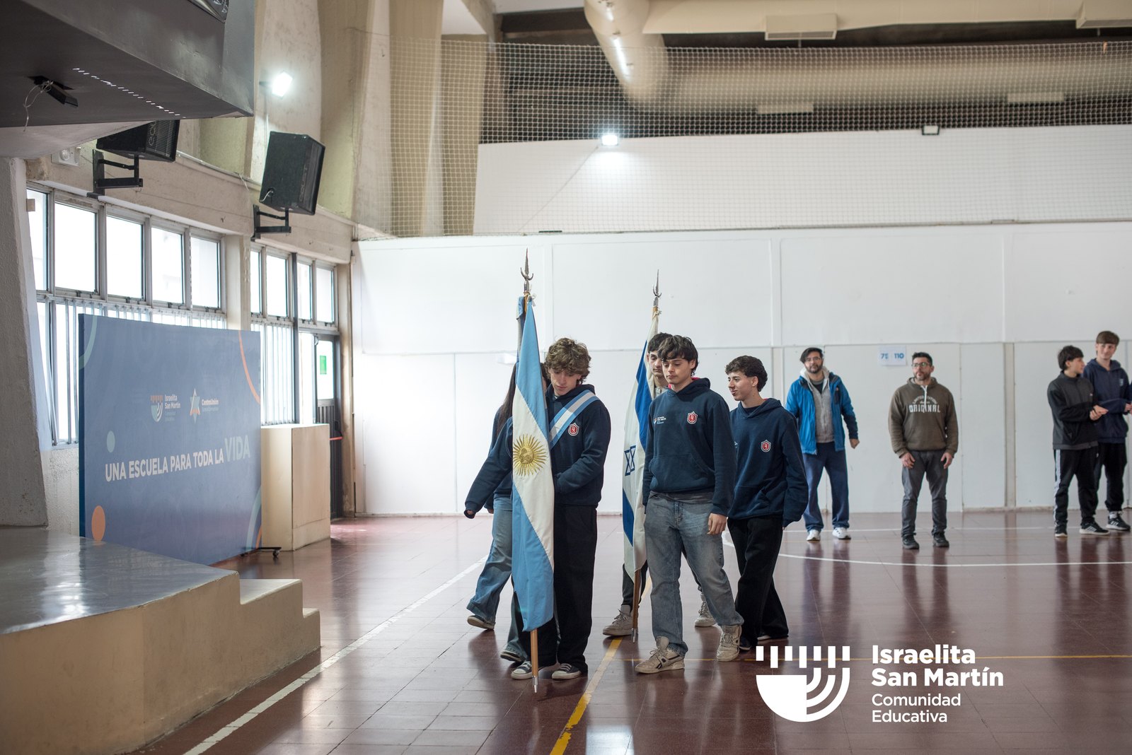 Los estudiantes rindieron homenaje a San Martín. (Marco Koifman - CUI).