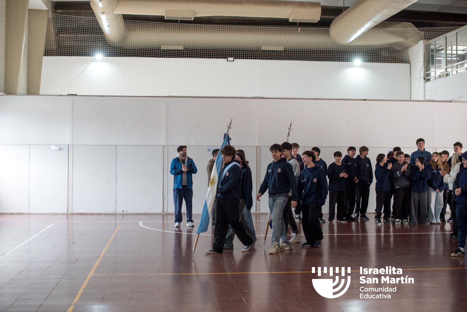 Los estudiantes rindieron homenaje a San Martín. (Marco Koifman - CUI).