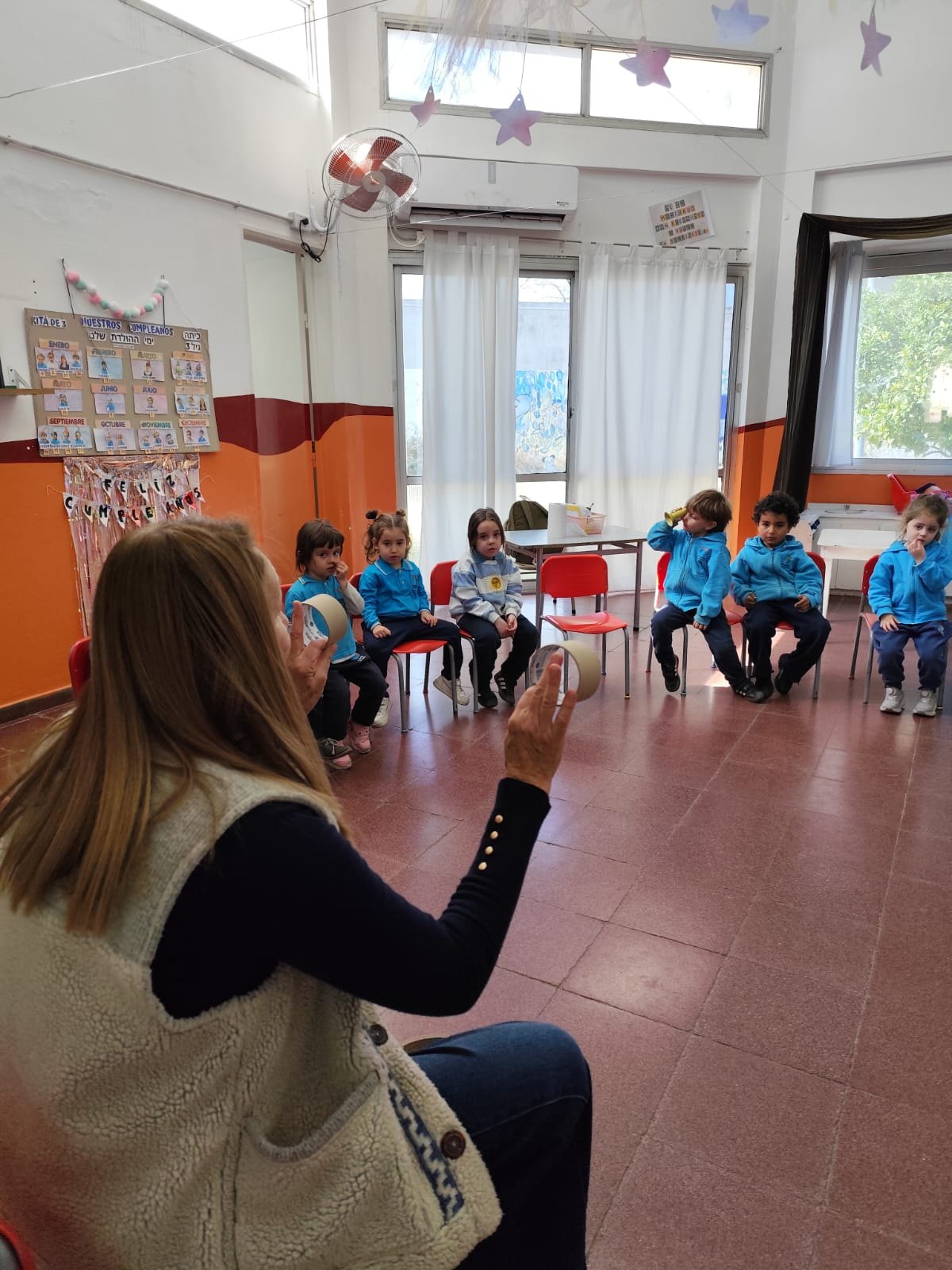 Formas, colores y materiales: una experiencia para descubrir y crear en el Gan. (CUI).
