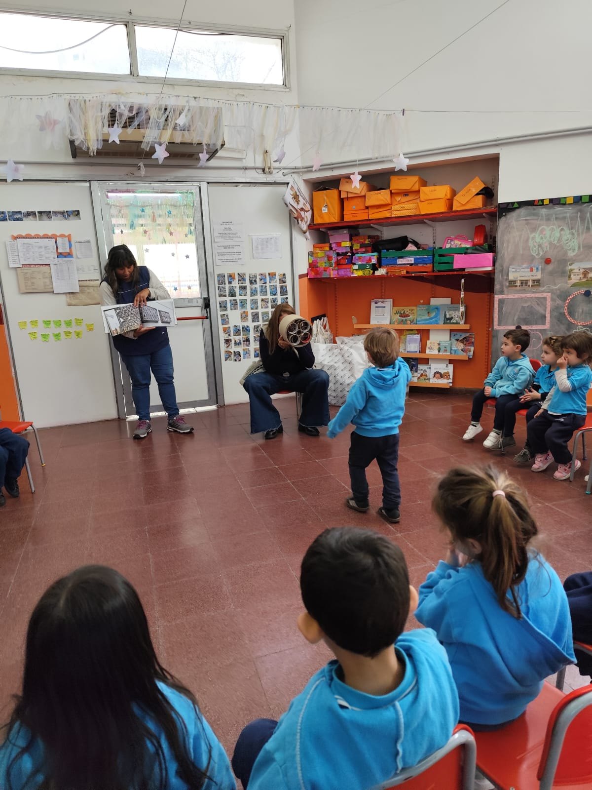Formas, colores y materiales: una experiencia para descubrir y crear en el Gan. (CUI).