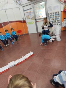 Formas, colores y materiales: una experiencia para descubrir y crear en el Gan. (CUI).