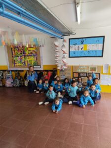 Formas, colores y materiales: una experiencia para descubrir y crear en el Gan. (CUI).