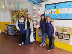 Formas, colores y materiales: una experiencia para descubrir y crear en el Gan. (CUI).