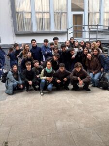 Diversidad religiosa: estudiantes de 4º año recorrieron templos de Córdoba. (CUI).