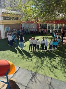 Padrinazgo y articulación: las kitot de 5 del Gan vivieron una jornada con el Primario. (CUI).