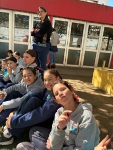 Padrinazgo y articulación: las kitot de 5 del Gan vivieron una jornada con el Primario. (CUI).