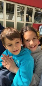 Padrinazgo y articulación: las kitot de 5 del Gan vivieron una jornada con el Primario. (CUI).