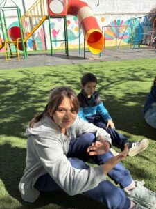 Padrinazgo y articulación: las kitot de 5 del Gan vivieron una jornada con el Primario. (CUI).