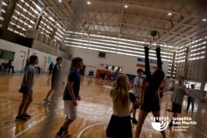 El Secundario celebró el Día del Estudiante con juegos y sorteos en Macabi. (Marco Koifman - CUI).